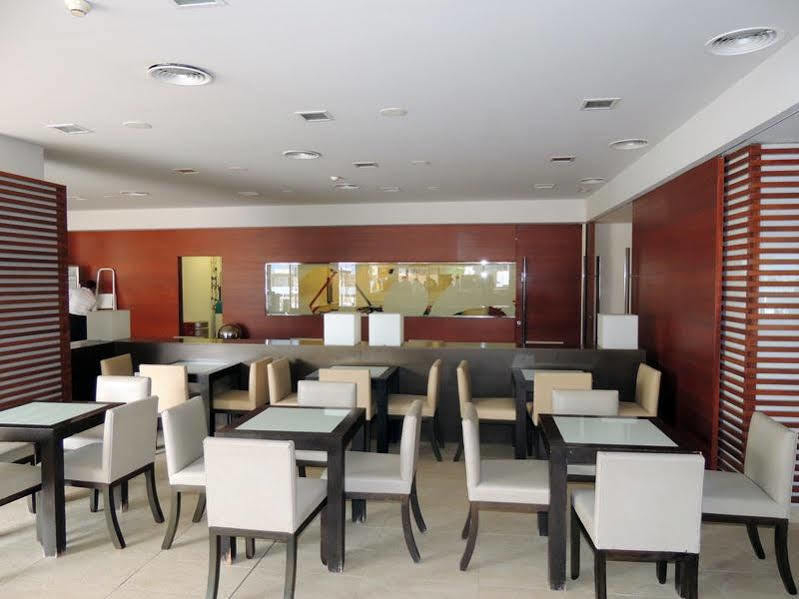 Ruleta Augustus Salou Exterior foto